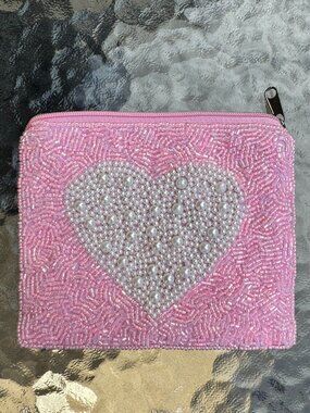 BRAND NEW! VIRAL Buc-ees Beaded Bag Pink Pearl Heart Pouch!